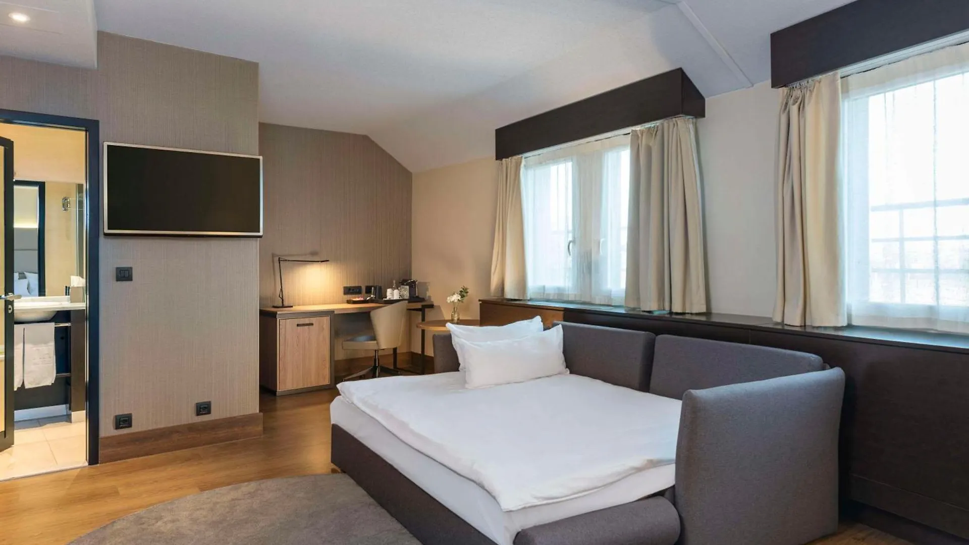 Nh Geneva Airport Hotel Meyrin 4*,  Switzerland